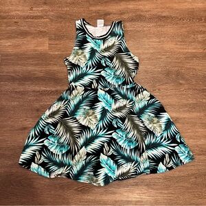 leaf patterned dress
PINK victoria’s secret
size small